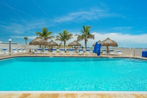 Pool - Beach Place 410 Platinum 3 BR Gulf Front (Madeira)