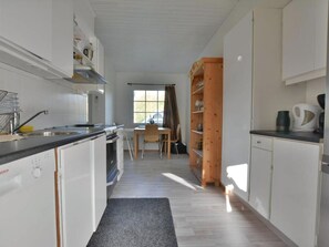 Stovetop, dishwasher, coffee/tea maker, electric kettle