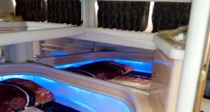 Robbery on a luxury yacht