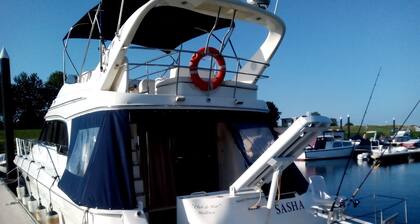 Uraub auf einer Luxusyacht