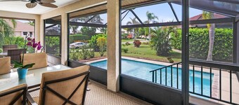3BR Marco Island home with heated pool, WiFi, and full kitchen.
