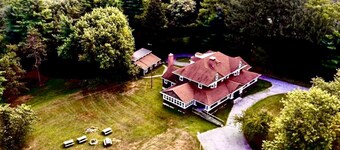 Scenic Mountaintop Villa with Free WiFi & Pool