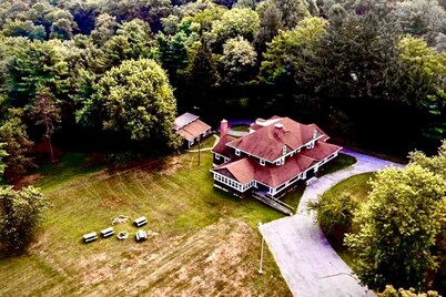 Scenic Mountaintop Villa with Free WiFi & Pool