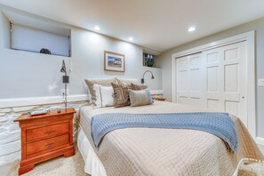 1 bedroom, iron/ironing board, free Internet, bed sheets