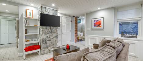 TV, Netflix, streaming services