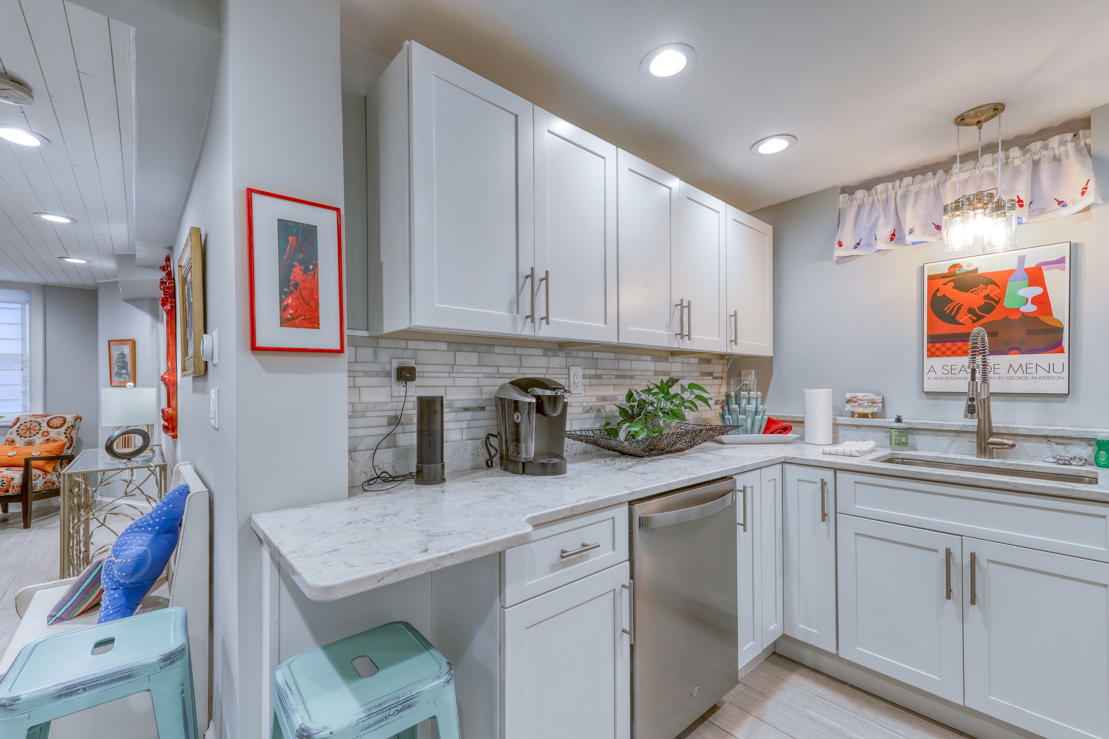 Spacious and Contemporary Condo in the Heart of Portland - Close to Beach!