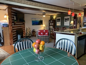 Dining - Updated Snowshoe Condo (Snowshoe)