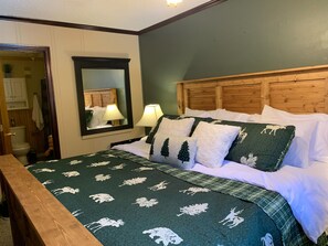 3 bedrooms, iron/ironing board, WiFi, bed sheets - Updated Snowshoe Condo (Snowshoe)