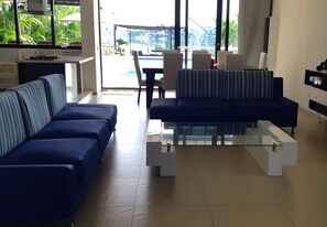 Comfort House | Living room