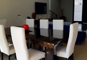Comfort House | Dining room - Casa Quinta en condominio Campestre el Peñon Girardot (Girardot)
