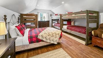 4 bedrooms, desk, iron/ironing board, travel crib
