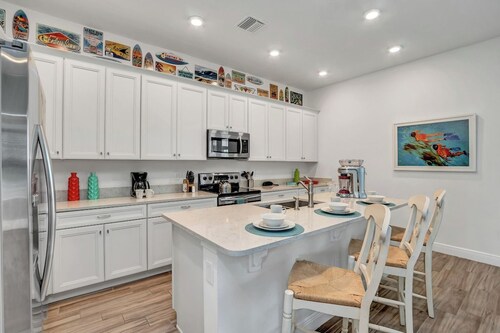 Disney near Pool Paradise! 5BR w/ Balcony