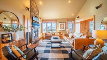 Smart-TV, peis og bøker