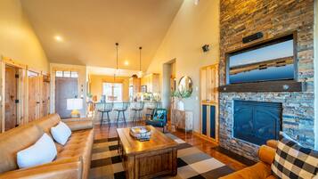 Smart-TV, peis, videospill og DVD-spiller