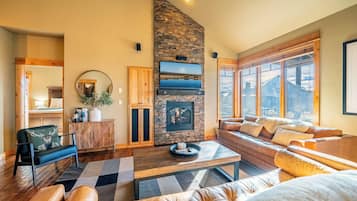 2 habitaciones, escritorio, tabla de planchar con plancha y wifi gratis