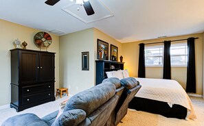 3 chambres, fer et planche à repasser, Wi-Fi, draps fournis