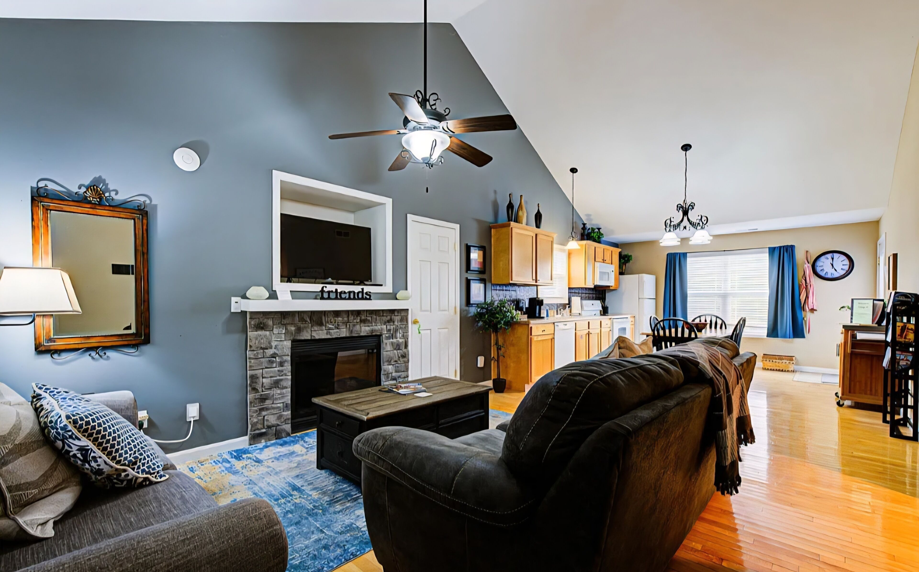 TV, fireplace, DVD player, books