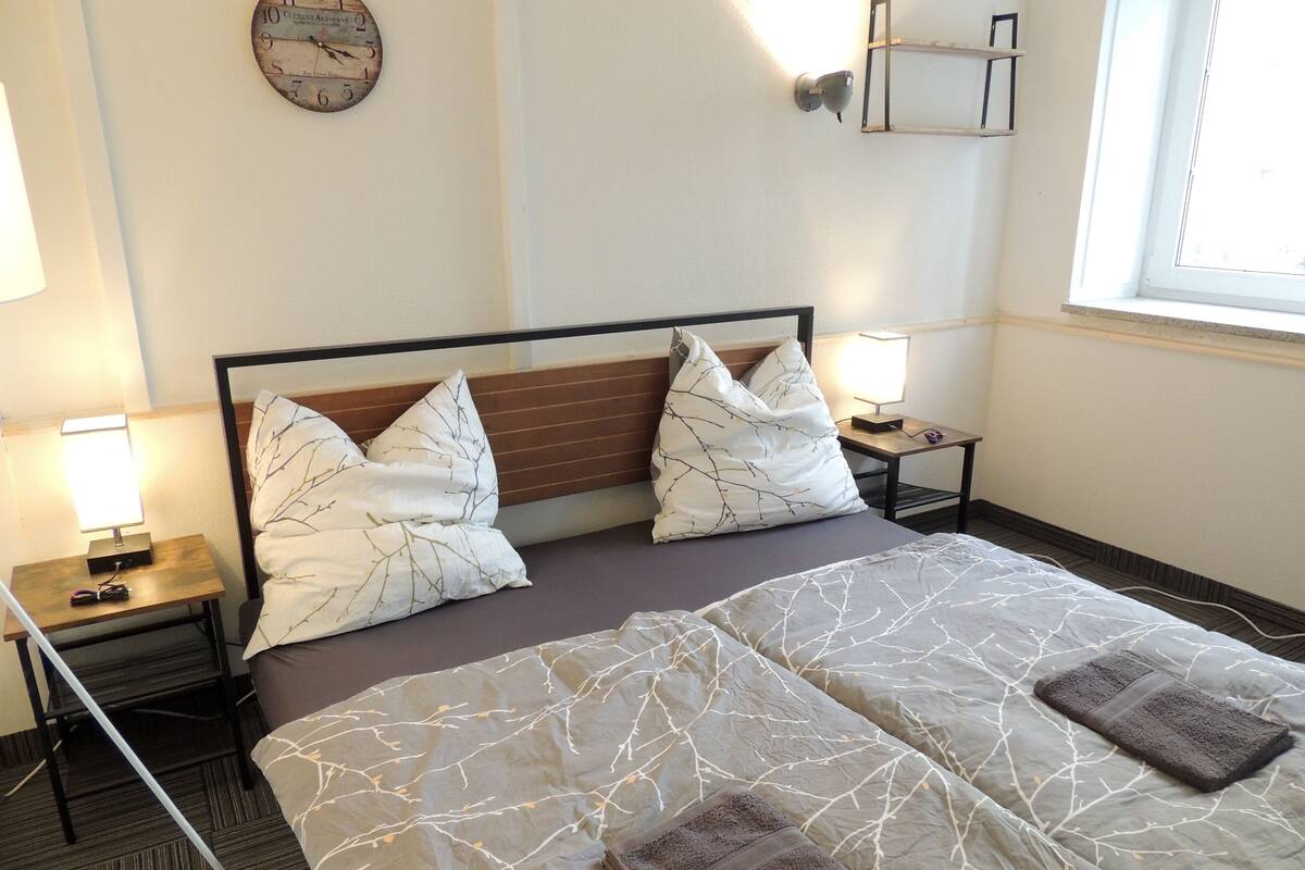 Chambre Double Ville, 1 grand lit, non-fumeurs | Bureau, espace de travail pour ordinateur portable, Wi-Fi gratuit
