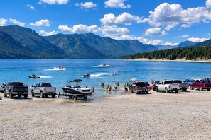 Beach - 1PM Check In/Out | A Suncadia Escape Where Nothing Feels Rushed! (Cle Elum)