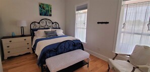 3 عدّة غرف نوم ومكواة/لوح كي وواي فاي مجانًا وملاءات أسرّة