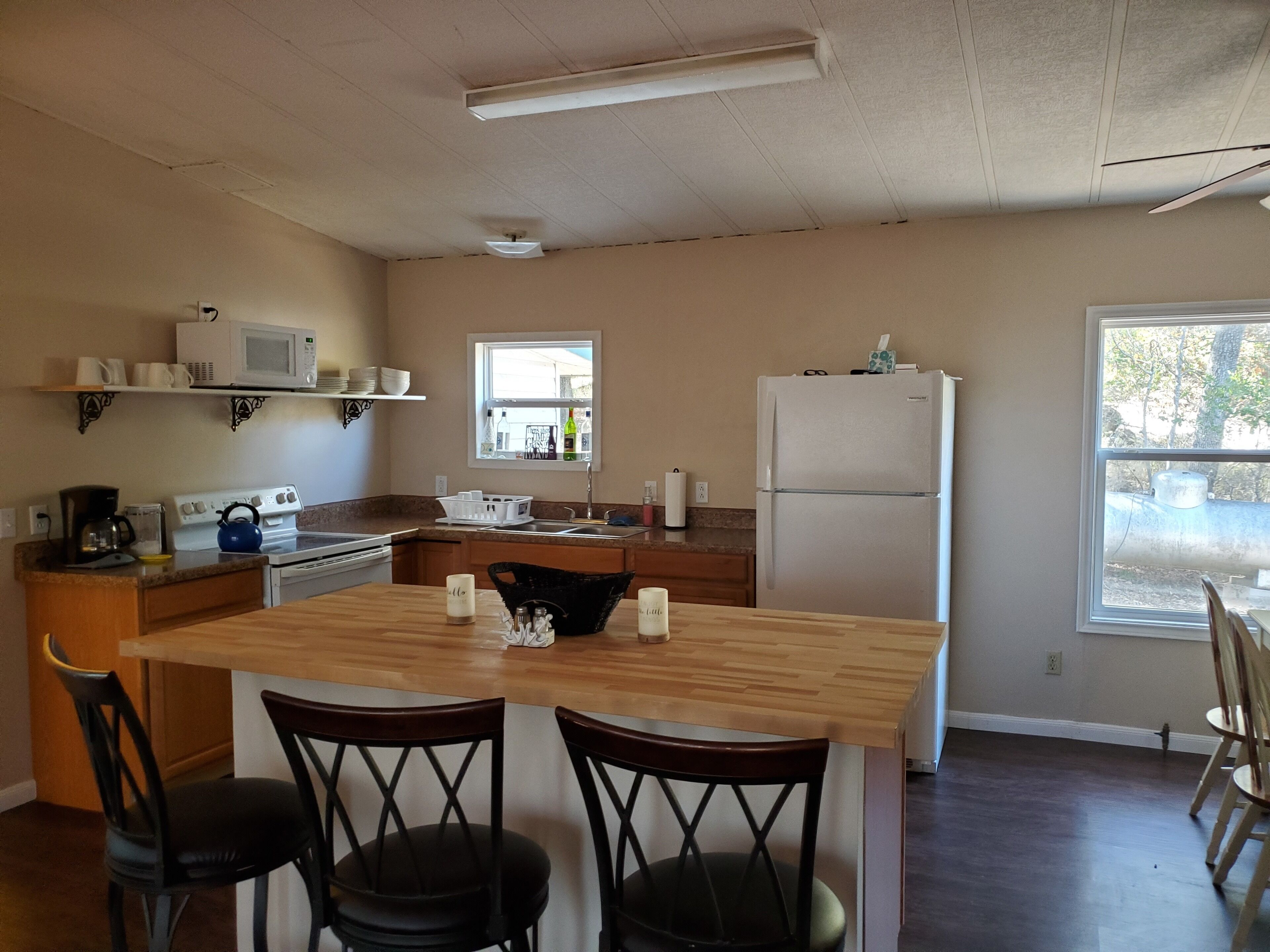 Enjoy your Getaway to this 3br 2ba Lakefront Home with Dock and boat slip