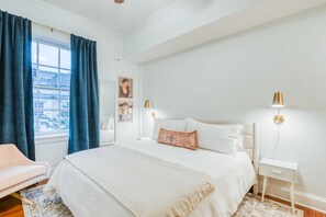 2 bedrooms, iron/ironing board, Internet, bed sheets