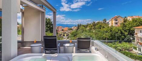 Baignoire à remous extérieure