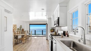 Coffee/tea maker, fridge, microwave, oven - Single Family Tranquil Beachfront Rental P1829-0 (Oceanside)