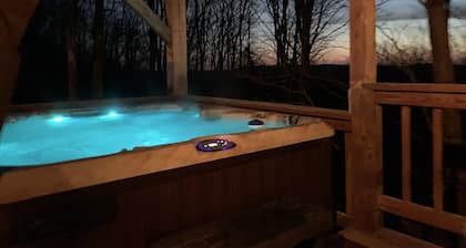 Private mountainside chalet bordering Dolly Sods with beautiful panoramic view.