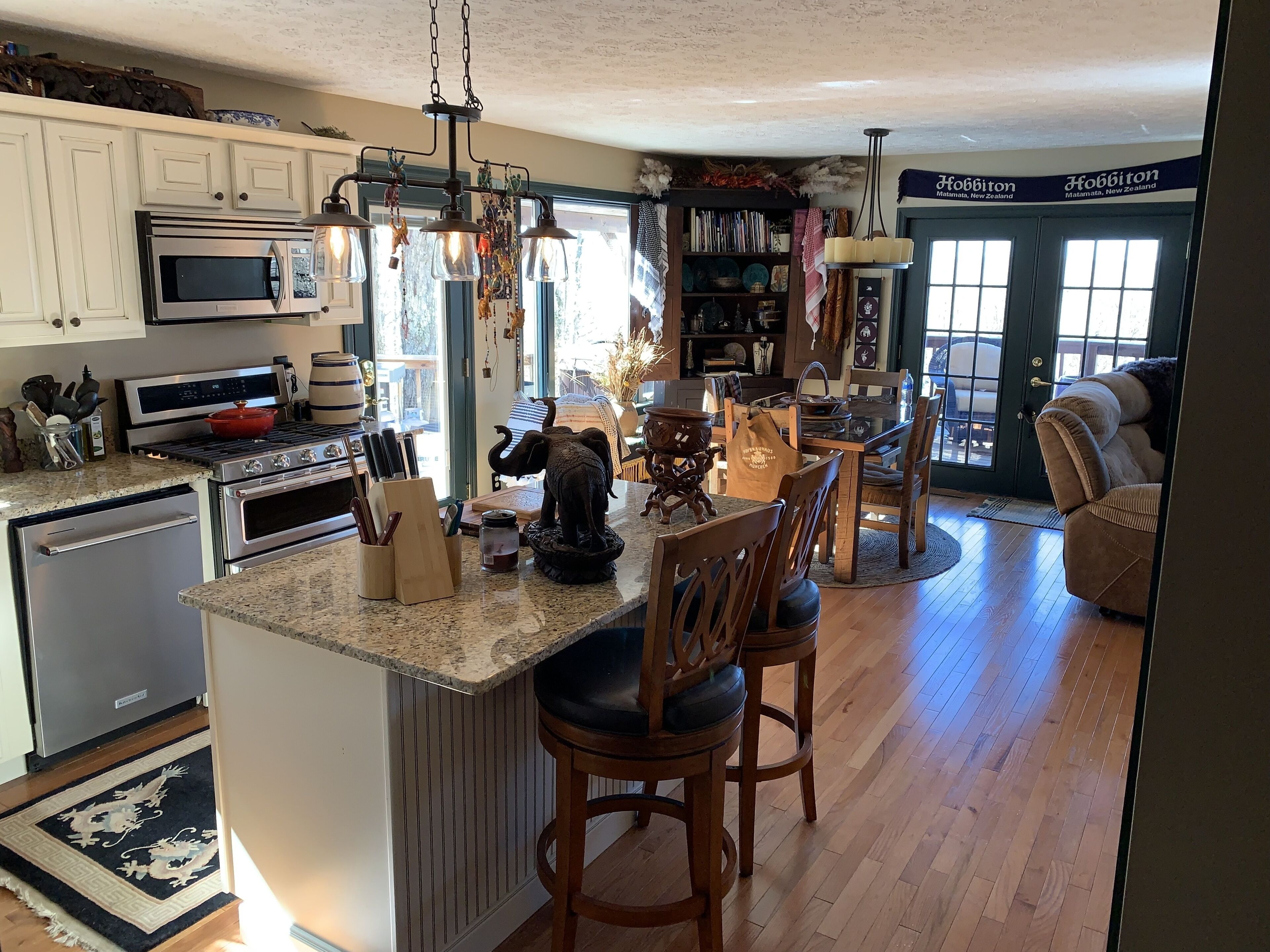 Private mountainside chalet bordering Dolly Sods with beautiful panoramic view.