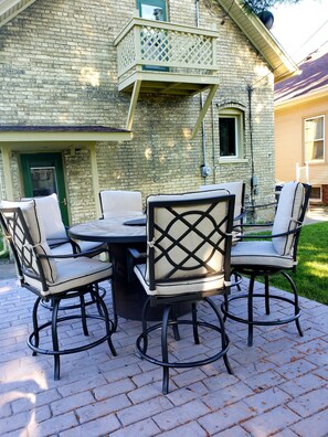 Outdoor dining - The Beach Cottage at Michigan Blvd. (Racine)