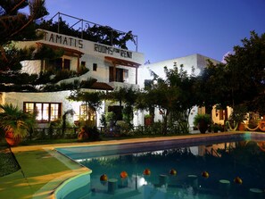 Outdoor pool - Summer Lodge Double Room D - long stay (Chania)