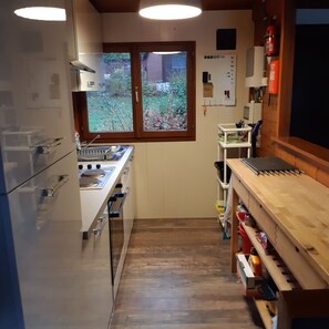 Refrigerador, microondas, horno y lavavajillas 