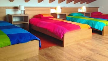 6 quartos, berço de viagem, Wi-Fi de cortesia, roupa de cama