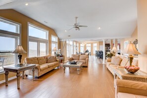 TV, fireplace, DVD player, stereo