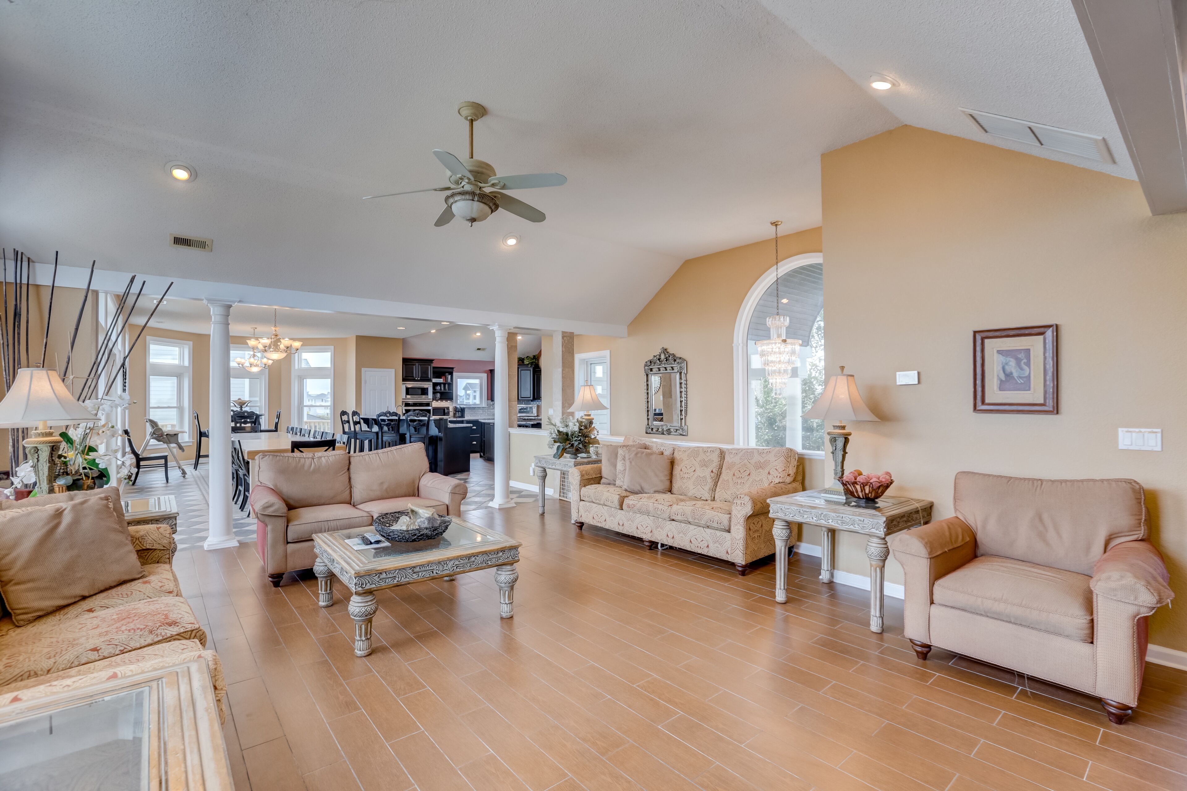 Oceanfront in Corolla with heated pool, hot tub, & rec room with pool table