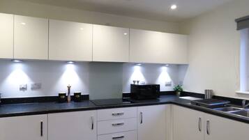 City House | Private kitchen | Fridge, microwave, oven, stovetop