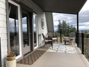 Terrace/patio - Lovely "Wine Country Casita" - Private Guesthouse, Beautiful Views (Sherwood)