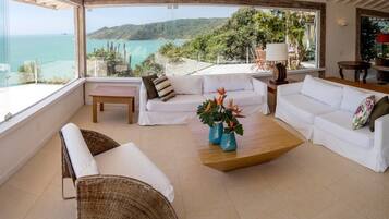 TV, DVD player, offices