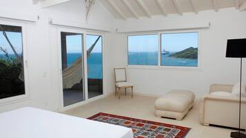 6 quartos, ferros/tábuas de passar roupa, Wi-Fi, roupa de cama