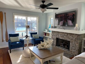 Smart-TV, Kamin, DVD-Player