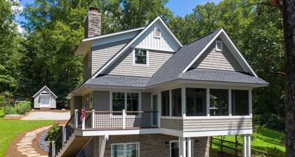 New SML Lake Retreat-Spectacular Dock, Boat Space, Fire Pit, Outdoor Dining,WiFi