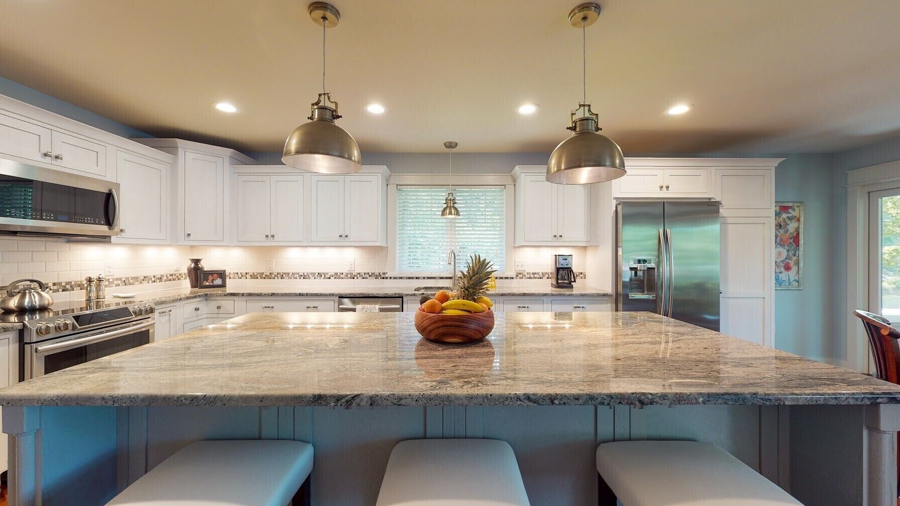 New SML Lake Retreat-Spectacular Dock, Boat Space, Fire Pit, Outdoor Dining,WiFi