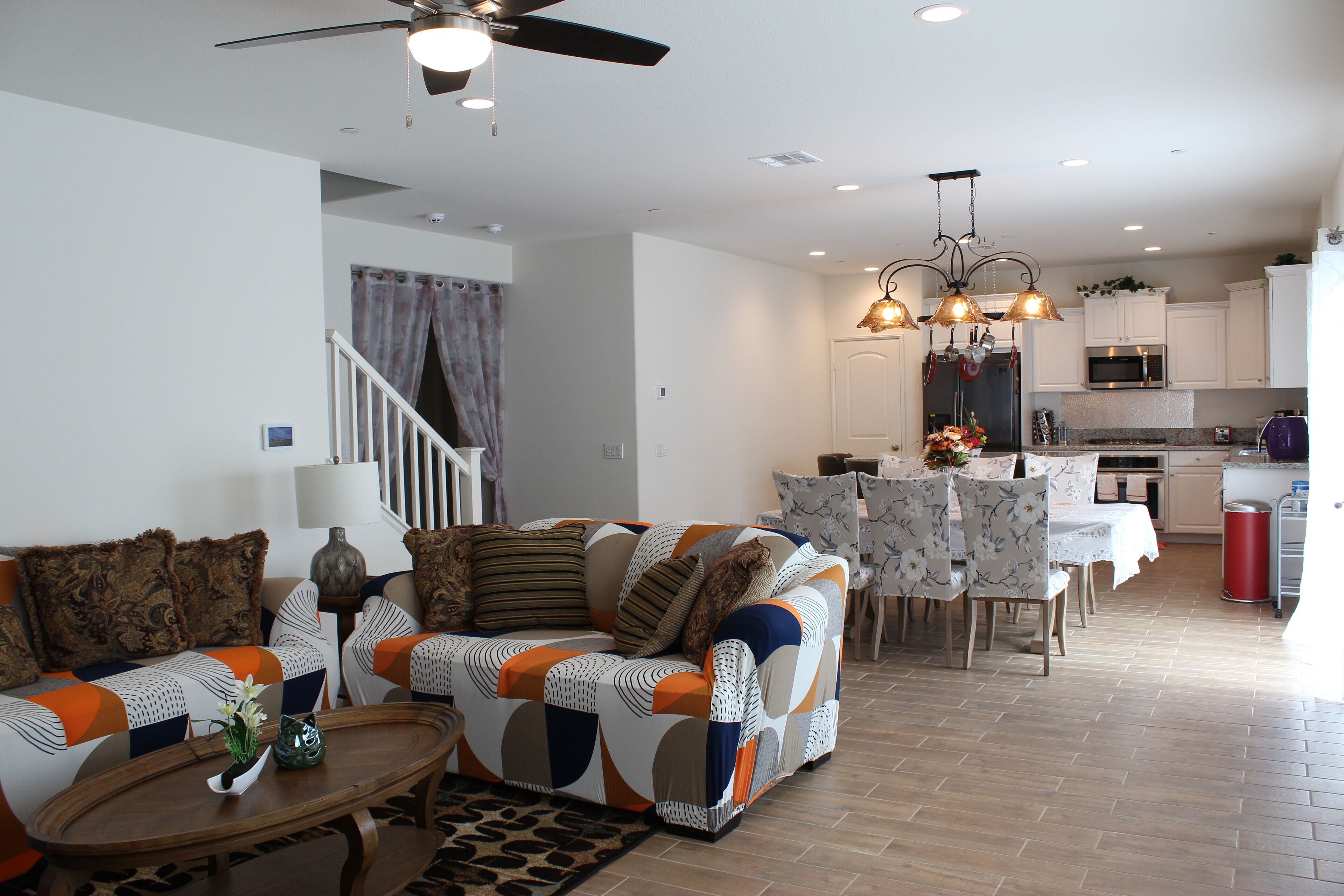 Cozy new house/Ontario Airport*vacation rentals /说中文 