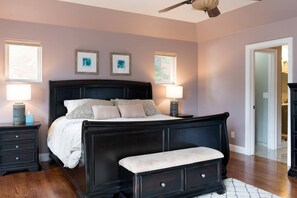 6 室のベッドルーム、デスク、アイロン / アイロン台、WiFi (無料)