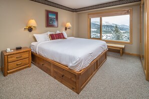 1 bedroom, iron/ironing board, free WiFi, bed sheets - Ski in/out condo w/fireplace, & community pool/hot tub/fitness center - Shoshone with Great Views (Big Sky)