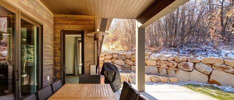 屋外ダイニングエリア