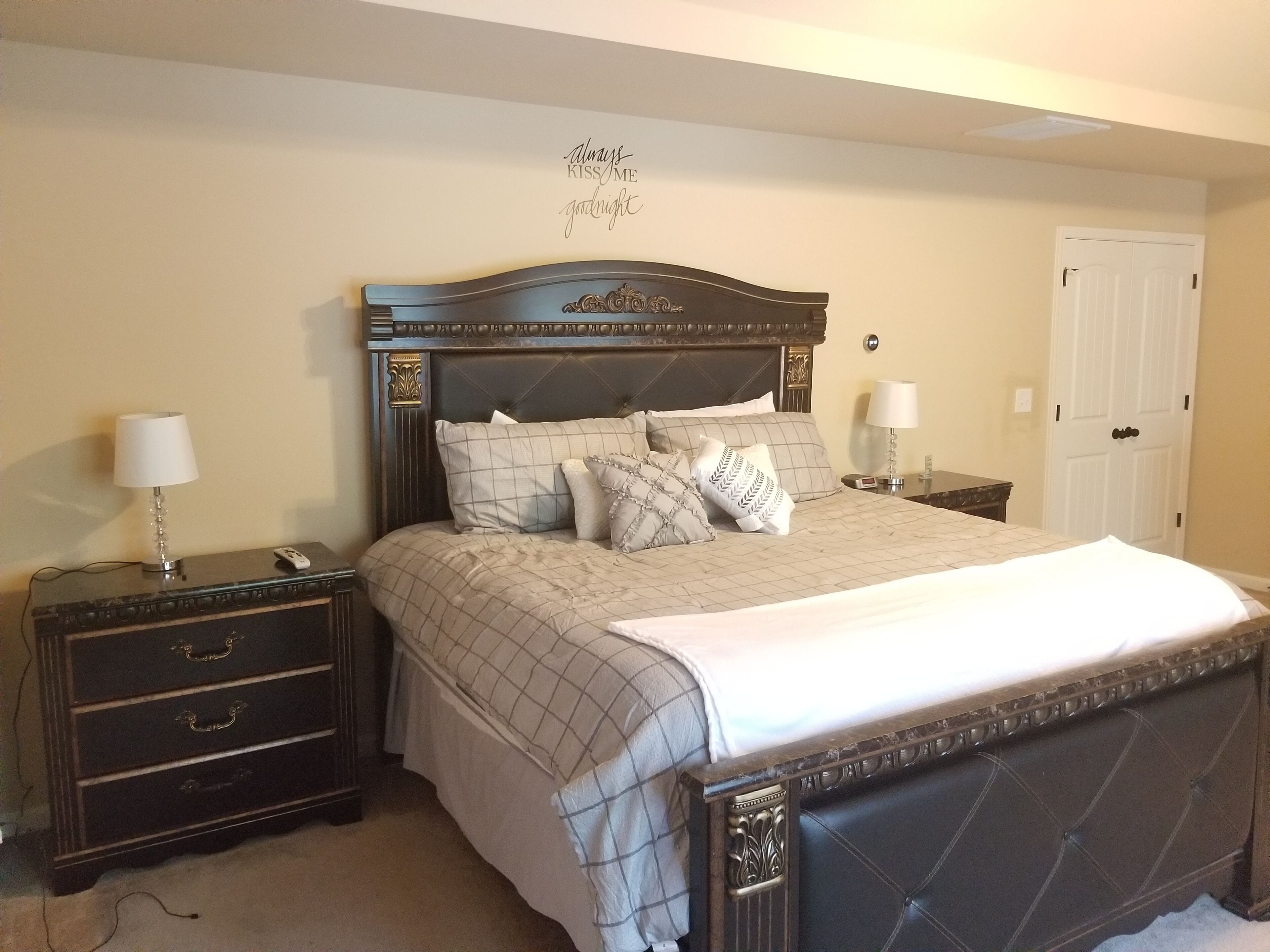 5 bedrooms, desk, iron/ironing board, free WiFi