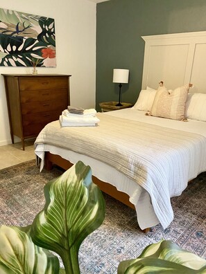 3 bedrooms, desk, iron/ironing board, free WiFi