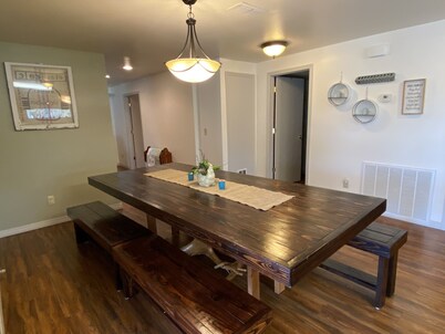 Large Family Home Close to ATV Trails and CMA